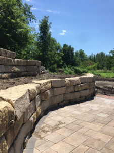 Ledgestone Wall - Elm Creek